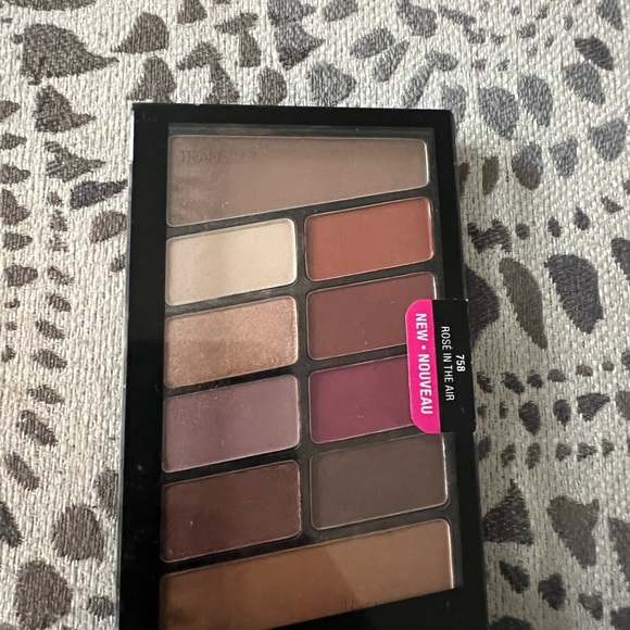 🚨 ONE DAY ONLY ‼️ Set of 3 Wet N Wild eyeshadow palettes - Picture 3 of 6